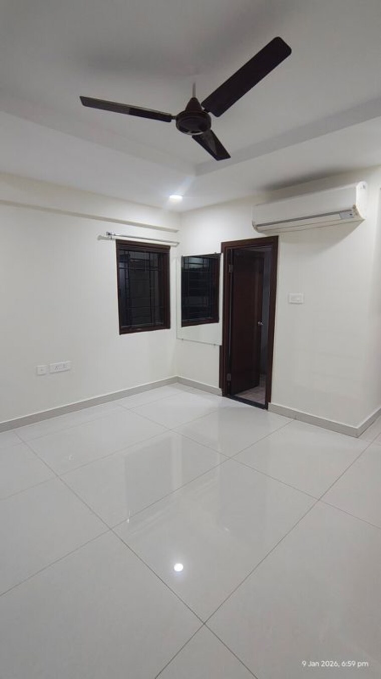 Room, hi tech city 3 Bedroom 2800 Sq.Ft. Apartment In Hi Tech City Hyderabad 10631733
