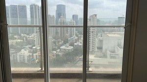 Room in 2 BHK Apartment at JP Decks, Goregaon East – for Rent