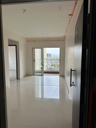 2 BHK 870 Sq.Ft. Apartment in Kalpataru Vivant