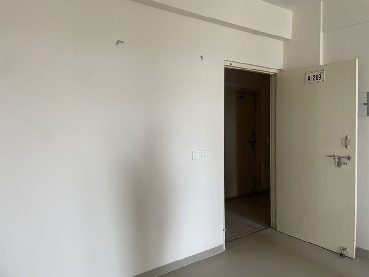 Room, tulsiani-easy-in-homes 2 Bedroom 585 Sq.Ft. Apartment In Sohna Sector 35 Gurgaon 10588425