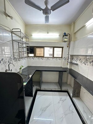 Team Area in 1 BHK Apartment at Andheri West – for Rent