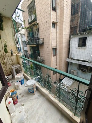 Balcony in 2 BHK Builder Floor at Green Park – for Rent