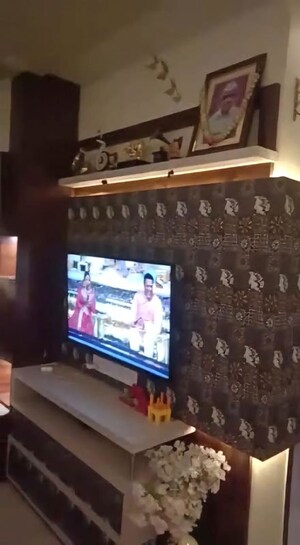 Room in 2 BHK Apartment at Lodha Amara, Kolshet Road – for Sale