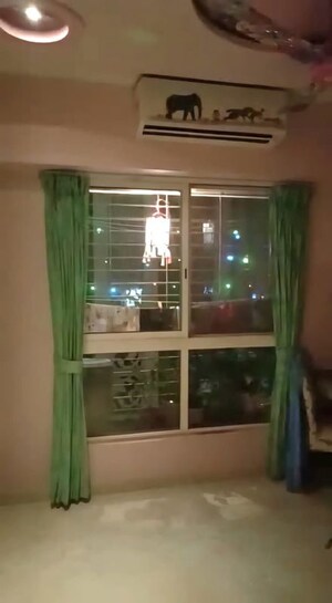 Room in 2 BHK Apartment at Lodha Amara, Kolshet Road – for Sale