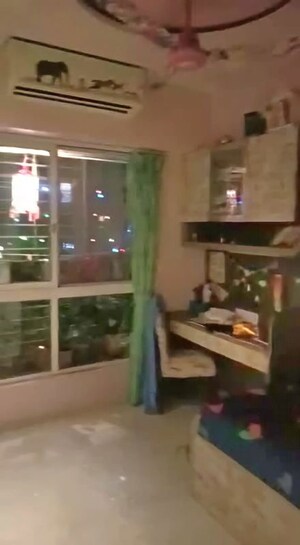 Room in 2 BHK Apartment at Lodha Amara, Kolshet Road – for Sale