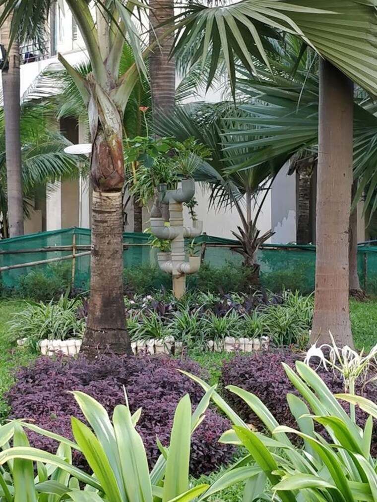 Garden, oberoi-springs 5 Bedroom 2000 Sq.Ft. Apartment In Andheri West Mumbai 10631862