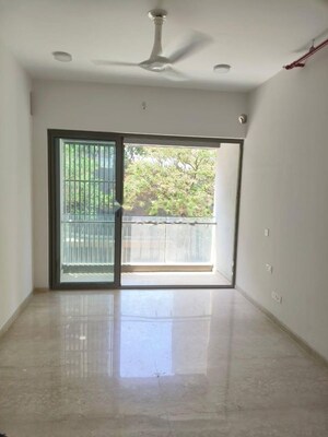Room in 2 BHK Apartment at Dimples Gayatri Avenue, Kandivali East – for Rent