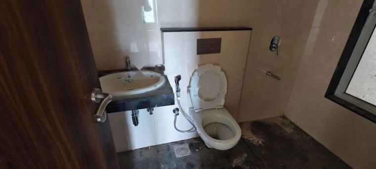 Bathroom, sheeji-bhavan 2 Bedroom 805 Sq.Ft. Apartment In Masjid Bunder Mumbai 10631884