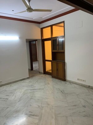 Room in 3 BHK Builder Floor at Sarvodaya Enclave – for Rent