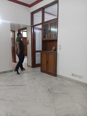 Room in 3 BHK Builder Floor at Sarvodaya Enclave – for Rent