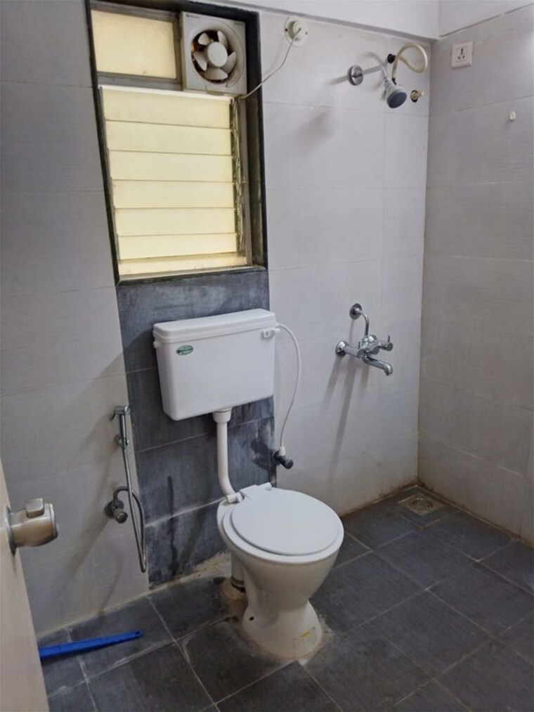 Bathroom, vishwakarma-vedant 3 Bedroom 1500 Sq.Ft. Apartment In Undri Pune 10591648