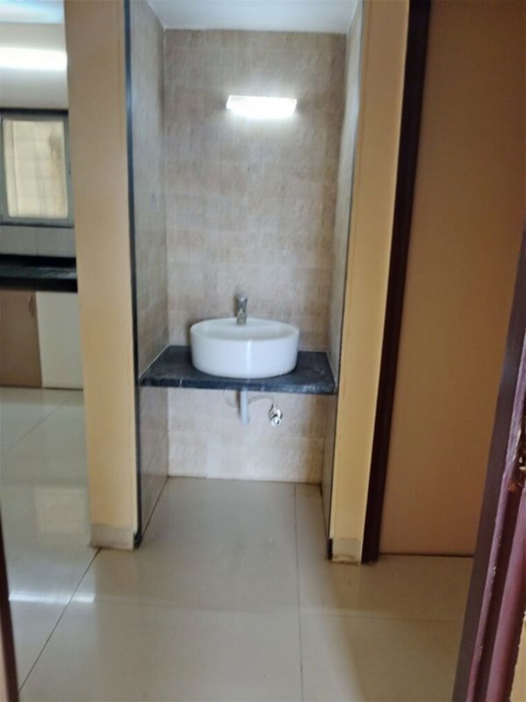 Bathroom, vishwakarma-vedant 3 Bedroom 1500 Sq.Ft. Apartment In Undri Pune 10591648