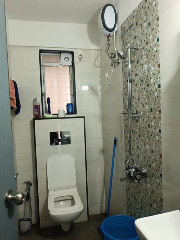 Bathroom, yash-trinity 2 Bedroom 700 Sq.Ft. Apartment In Dadar West Mumbai 10631955
