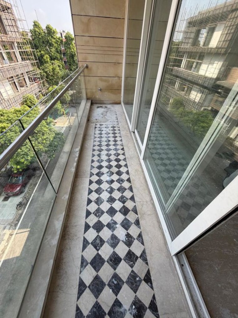 Balcony, panchsheel park 4 Bedroom 300 Sq.Yd. Builder Floor In Panchsheel Park Delhi 10631961