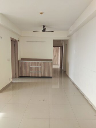 3 BHK + Servant Room 1943 Sq.Ft. Apartment in DLF Express Greens
