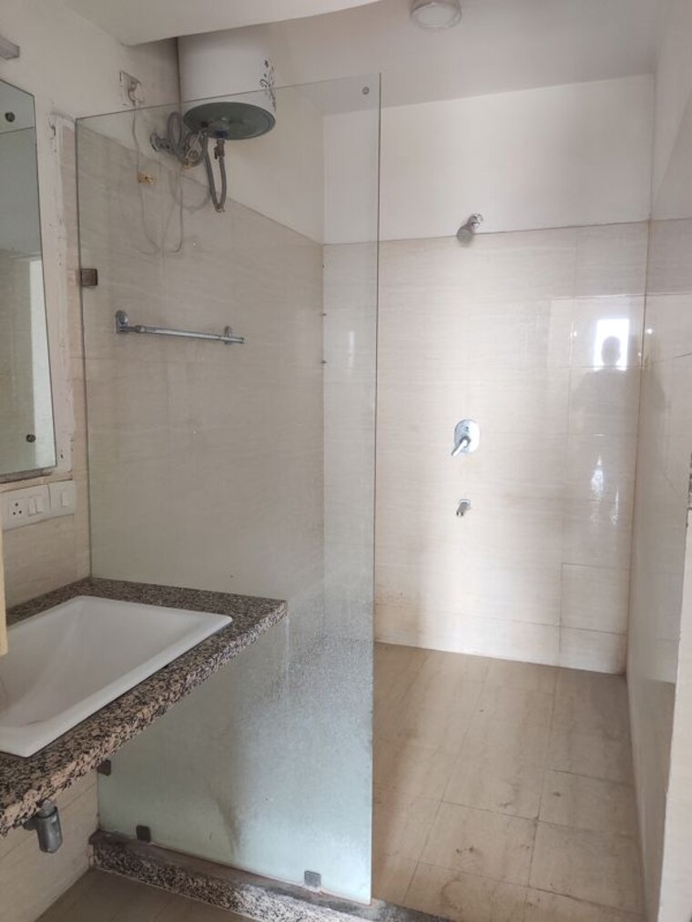 Bathroom, dlf-express-greens 3 Bedroom 1943 Sq.Ft. Apartment In Manesar Sector 1a Gurgaon 10631944