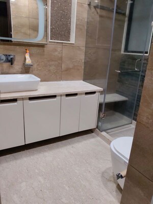 Team Area in 3 BHK Builder Floor at Greater Kailash I – for Rent