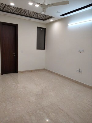 Room in 3 BHK Builder Floor at Greater Kailash I – for Rent