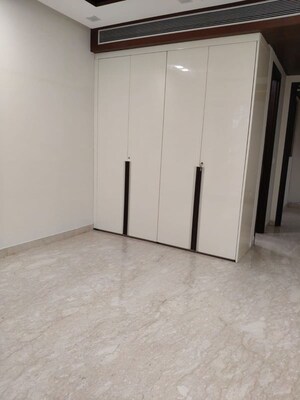 Room in 3 BHK Builder Floor at Greater Kailash I – for Rent