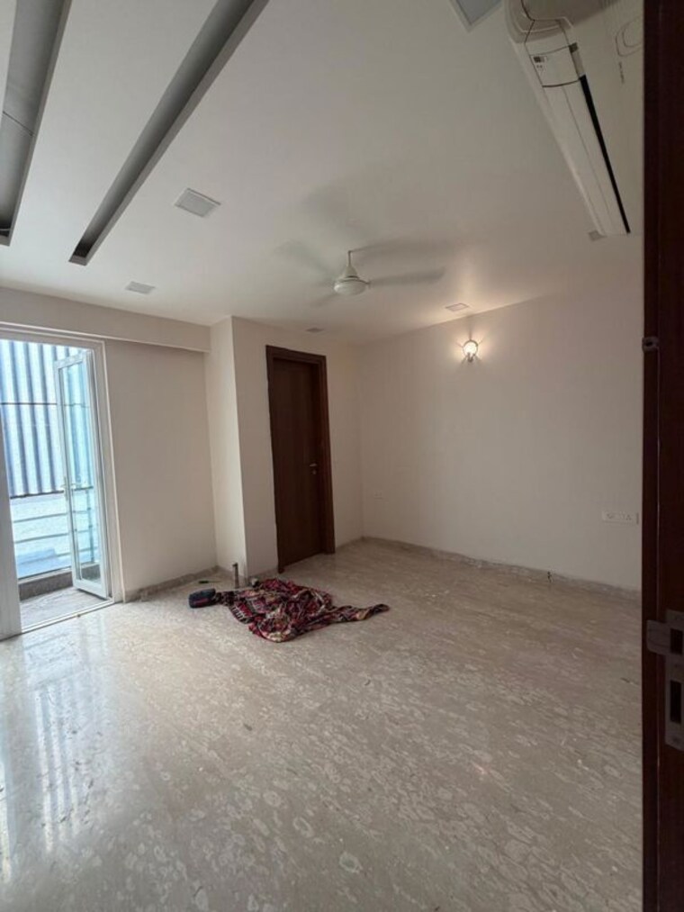 Room, greater kailash i 3 Bedroom 230 Sq.Yd. Builder Floor In Greater Kailash I Delhi 10631973