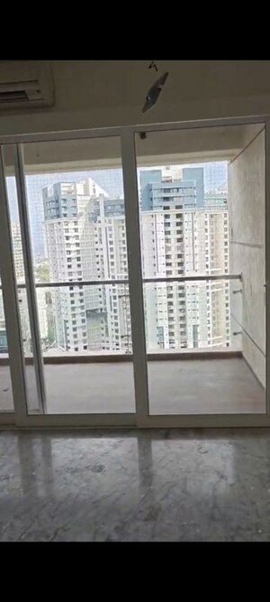 Room in 3 BHK Apartment at Sumer Trinity Towers, Prabhadevi – for Rent
