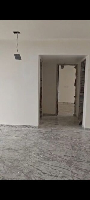 Room in 3 BHK Apartment at Sumer Trinity Towers, Prabhadevi – for Rent