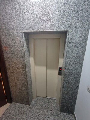 Room in 3 BHK Builder Floor at Kailash Colony – for Rent