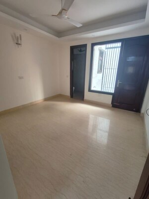 Room in 3 BHK Builder Floor at Kailash Colony – for Rent