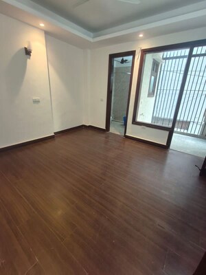 Room in 3 BHK Builder Floor at Kailash Colony – for Rent