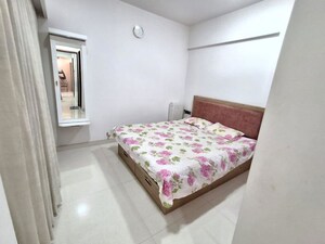 Bedroom in 2 BHK Apartment at Sunrise Tower Malad, Malad East – for Rent