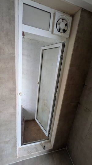  2 BHK Apartment at JP Decks, Goregaon East – for Sale