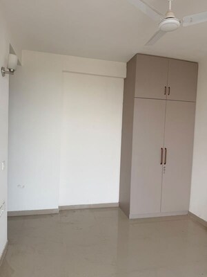 Room in 3.5 BHK Apartment at Water Works – for Rent