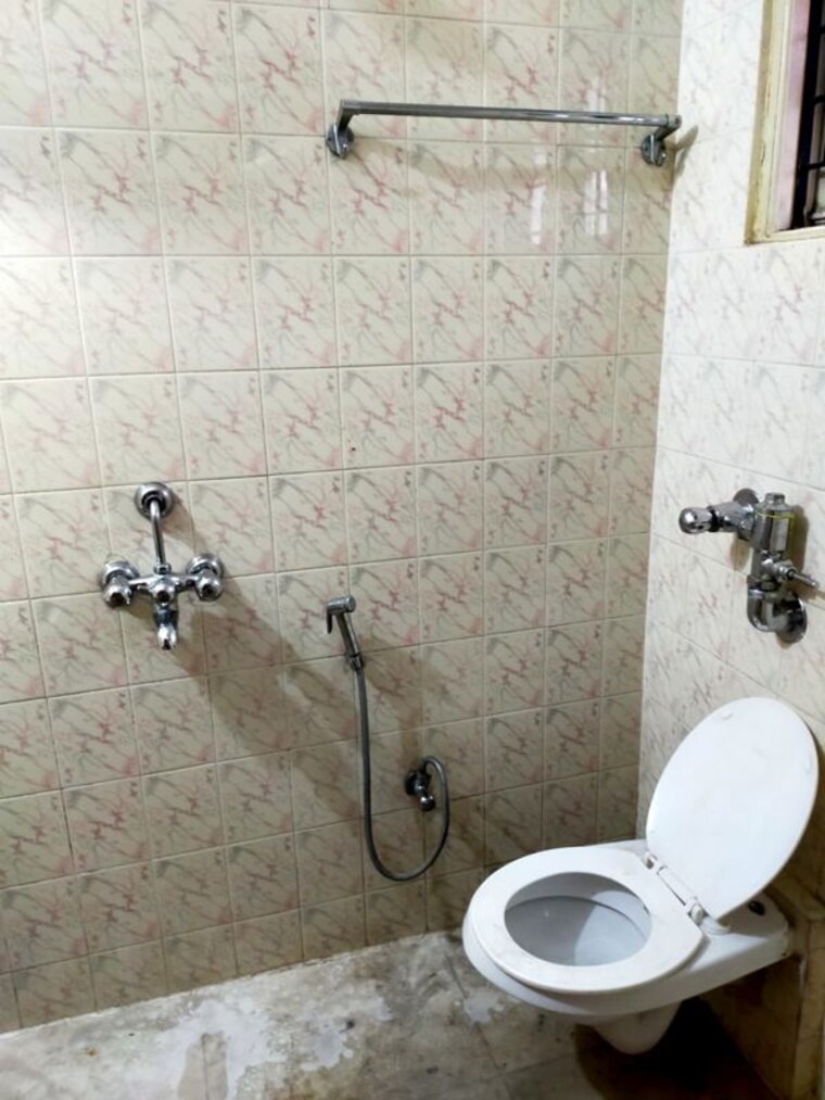 Bathroom, neeladri-mahal 4 Bedroom 2800 Sq.Ft. Apartment In Jayamahal Extn Bangalore 10631997