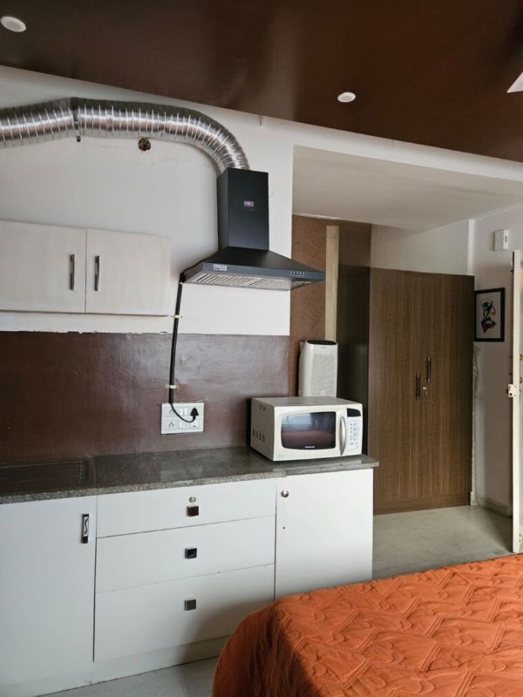 Kitchen, elegant-davis 1 RK 350 Sq.Ft. Apartment In Frazer Town Bangalore 10627367