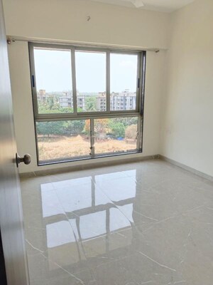 Room in 2 BHK Apartment at Veena Synergy, Andheri East – for Rent
