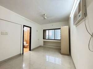 Room in 2 BHK Apartment at Shivling Apartments Borivali, Borivali West – for Rent