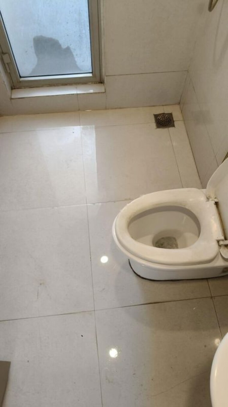 Bathroom, hiranandani-vantana 1 Bedroom 960 Sq.Ft. Apartment In Ghodbunder Road Thane 10632023