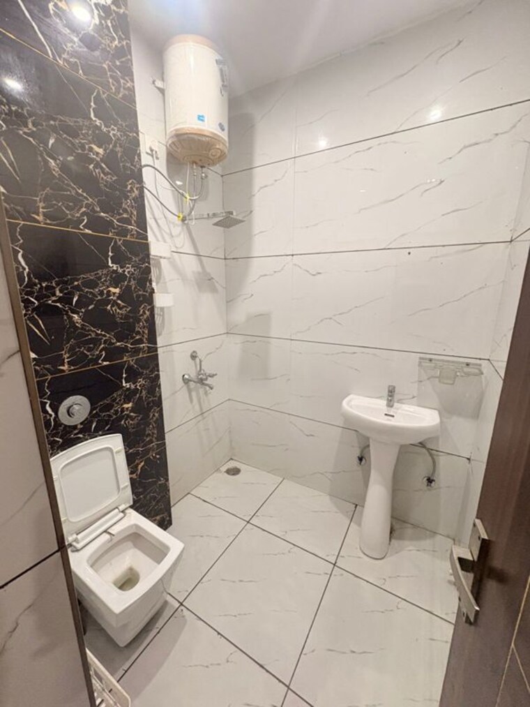 Bathroom, nagla 2 Bedroom 1300 Sq.Ft. Apartment In Nagla Zirakpur 10632018