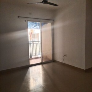 Room in 2 BHK Apartment at DB Orchid Ozone, Dahisar East – for Rent