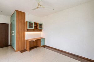 Room in 3 BHK Apartment at Prestige Finsbury Park Hyde, Bagaluru – for Rent