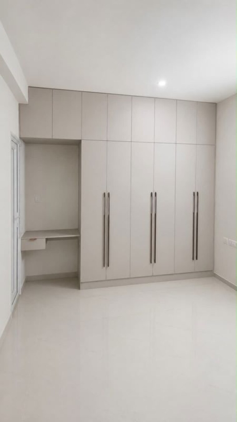 Room, l-t-raintree-boulevard 4 Bedroom 2400 Sq.Ft. Apartment In Hebbal Bangalore 10632158