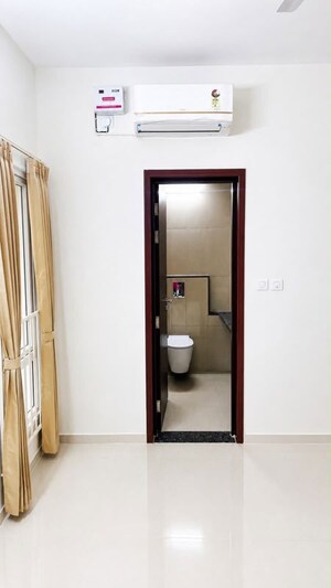 Room in 4 BHK Apartment at L&T Raintree Boulevard, Hebbal – for Rent