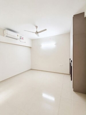 Room in 4 BHK Apartment at L&T Raintree Boulevard, Hebbal – for Rent