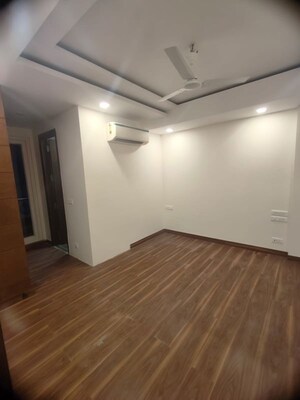 Room in 3 BHK Builder Floor at Shivalik Colony – for Rent