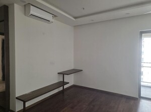 Room in 3.5 BHK Apartment at Century Ethos, Hebbal – for Rent