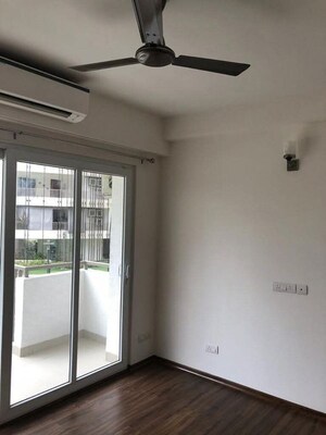 Room in 2 BHK Apartment at Emaar The Palm Drive-Palm Studios, Sector 66 – for Rent