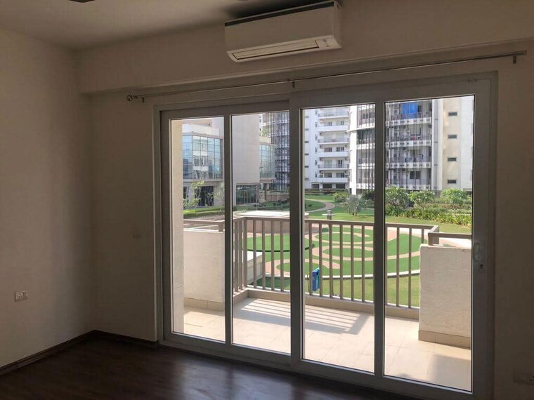 Room, emaar-the-palm-drive-palm-studios 2 Bedroom 1400 Sq.Ft. Apartment In Sector 66 Gurgaon 10630376