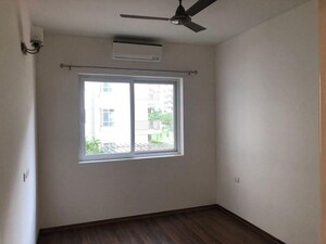 Room in 2 BHK Apartment at Emaar The Palm Drive-Palm Studios, Sector 66 – for Rent