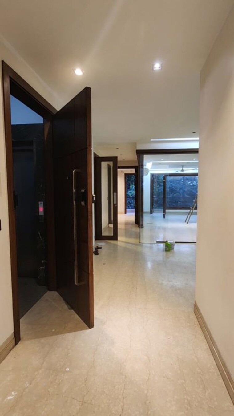 Room, greater kailash 4 Bedroom 3000 Sq.Ft. Builder Floor In Greater Kailash Delhi 10632258