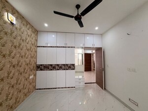 Room in 3 BHK Builder Floor at Pir Machalla – for Sale